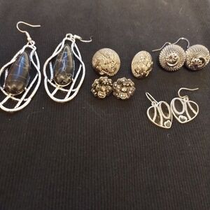 Black/silver pierced earrings lot